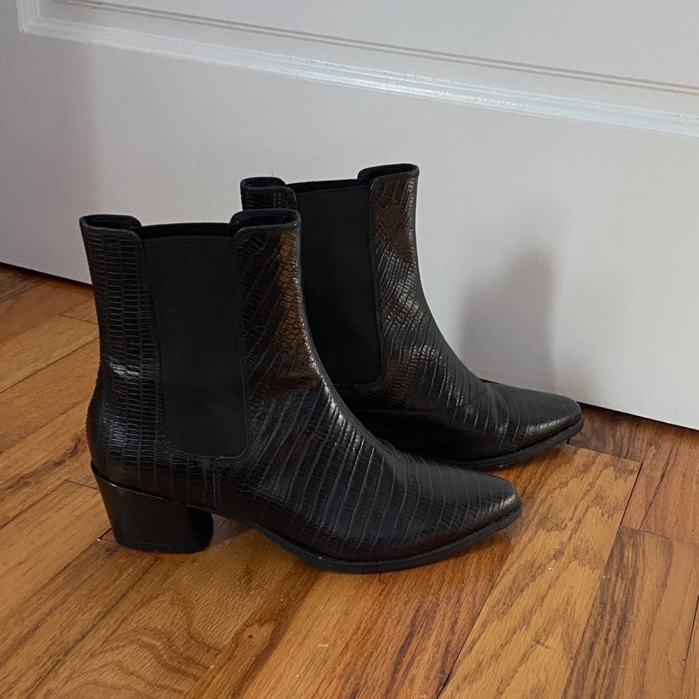 Vagabond Black Croc stamp Ankle Boots
